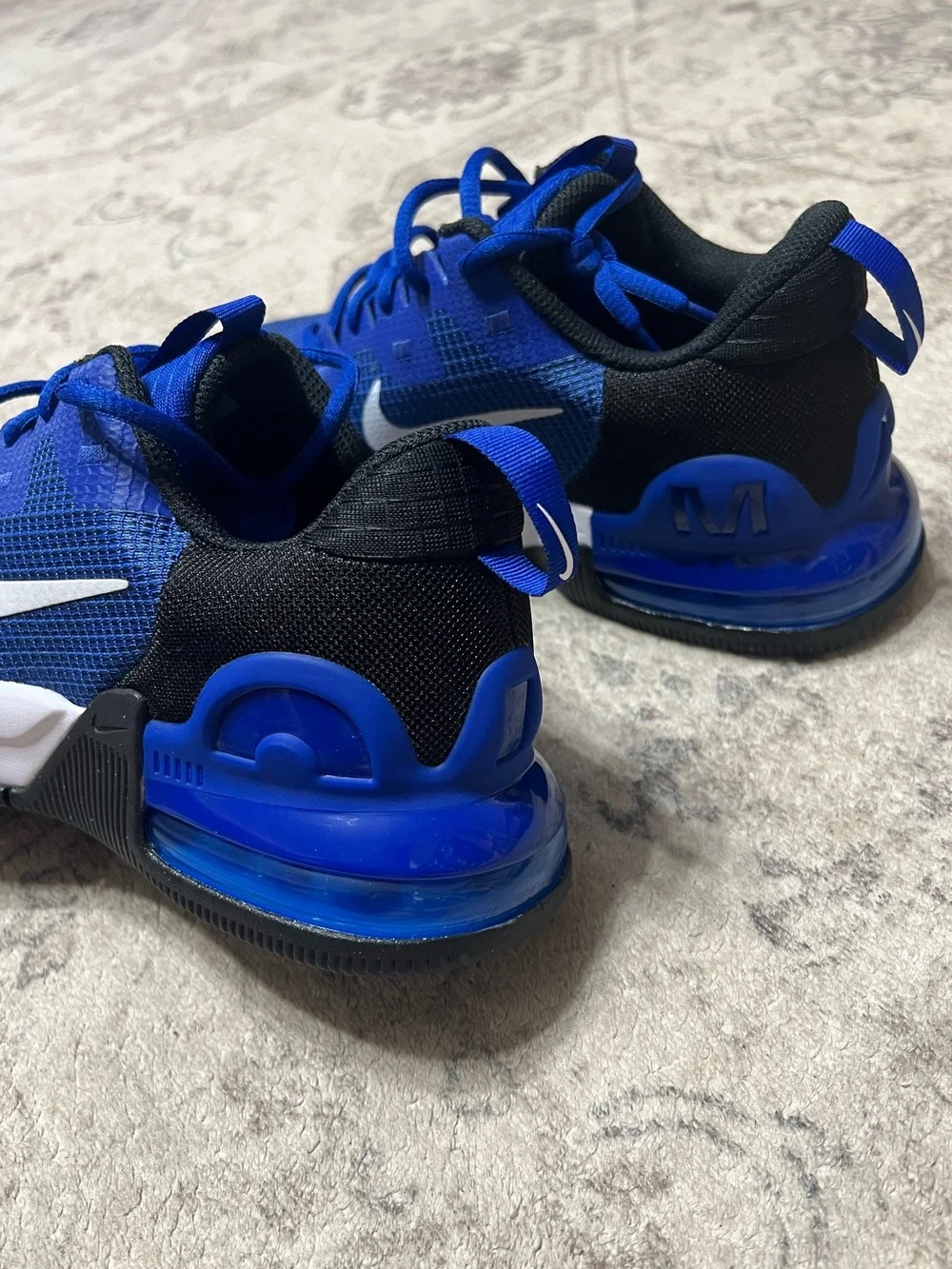 Nike new these
